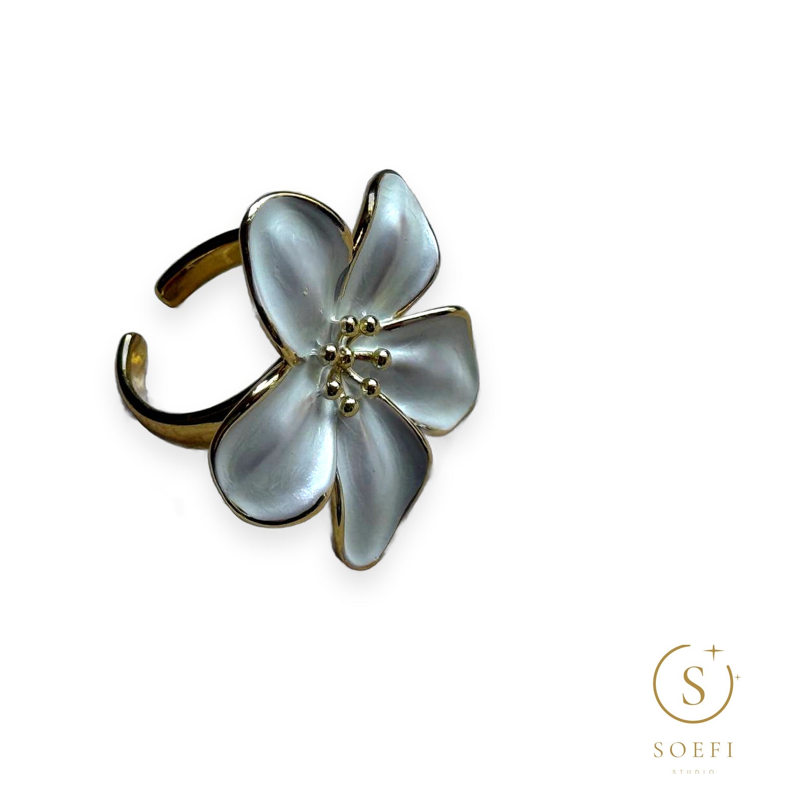 Ring — Bloem, parelmoerwit