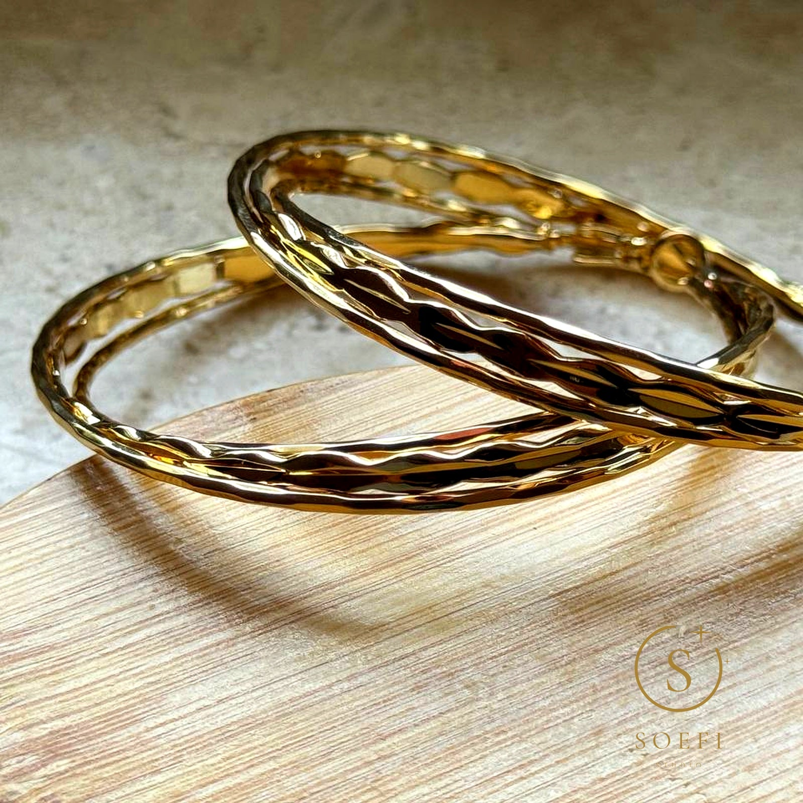 أقراط — أطواق كبيرة، ذهب مطروق